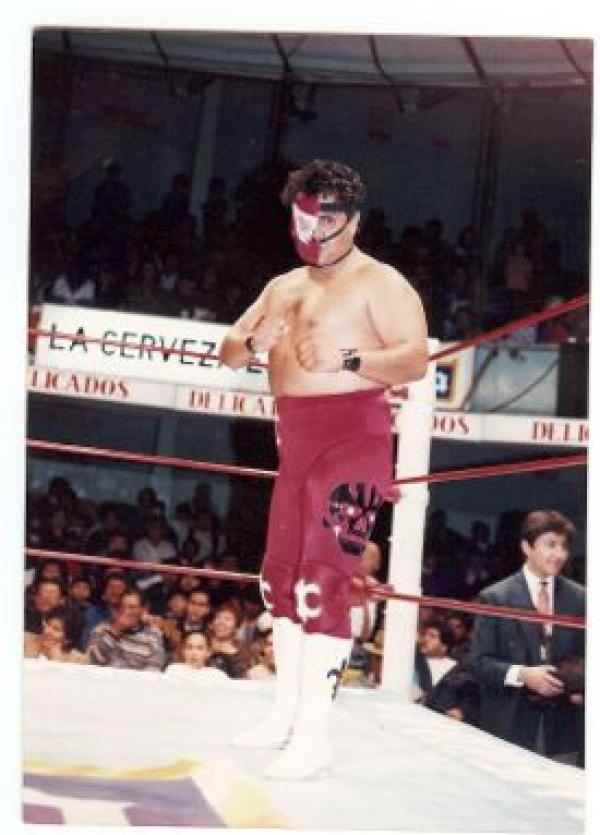 Wrestler Escudero Rojo (Ricardo  Leon)