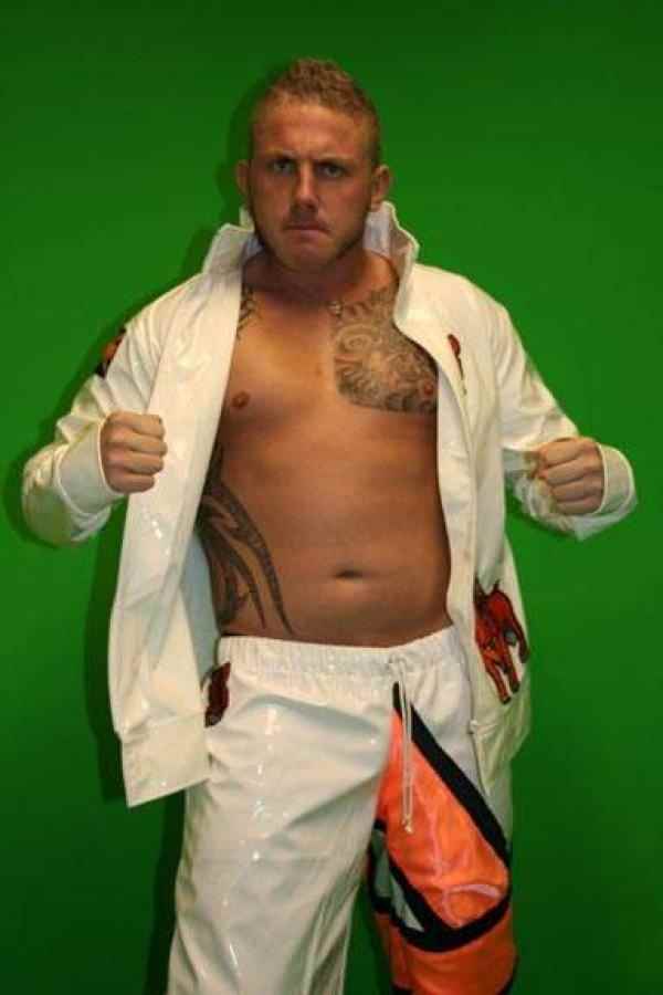 Wrestler Darren Burridge (Darren  Burridge)
