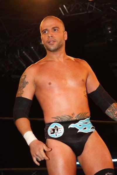 Wrestler Damian Dragon (Damian  Vargas)
